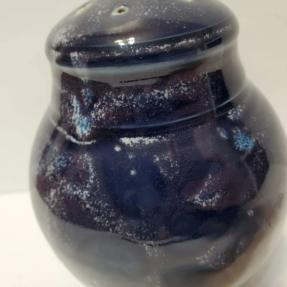 Laconia NH Studio Art Pottery Mike Verhoeks Glossy Blue Purple Glaze Shaker Pot